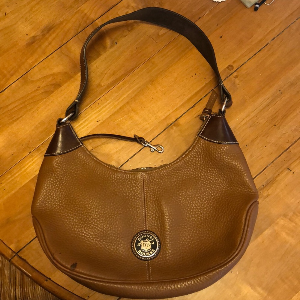 Dooney & Bourke shoulder purse